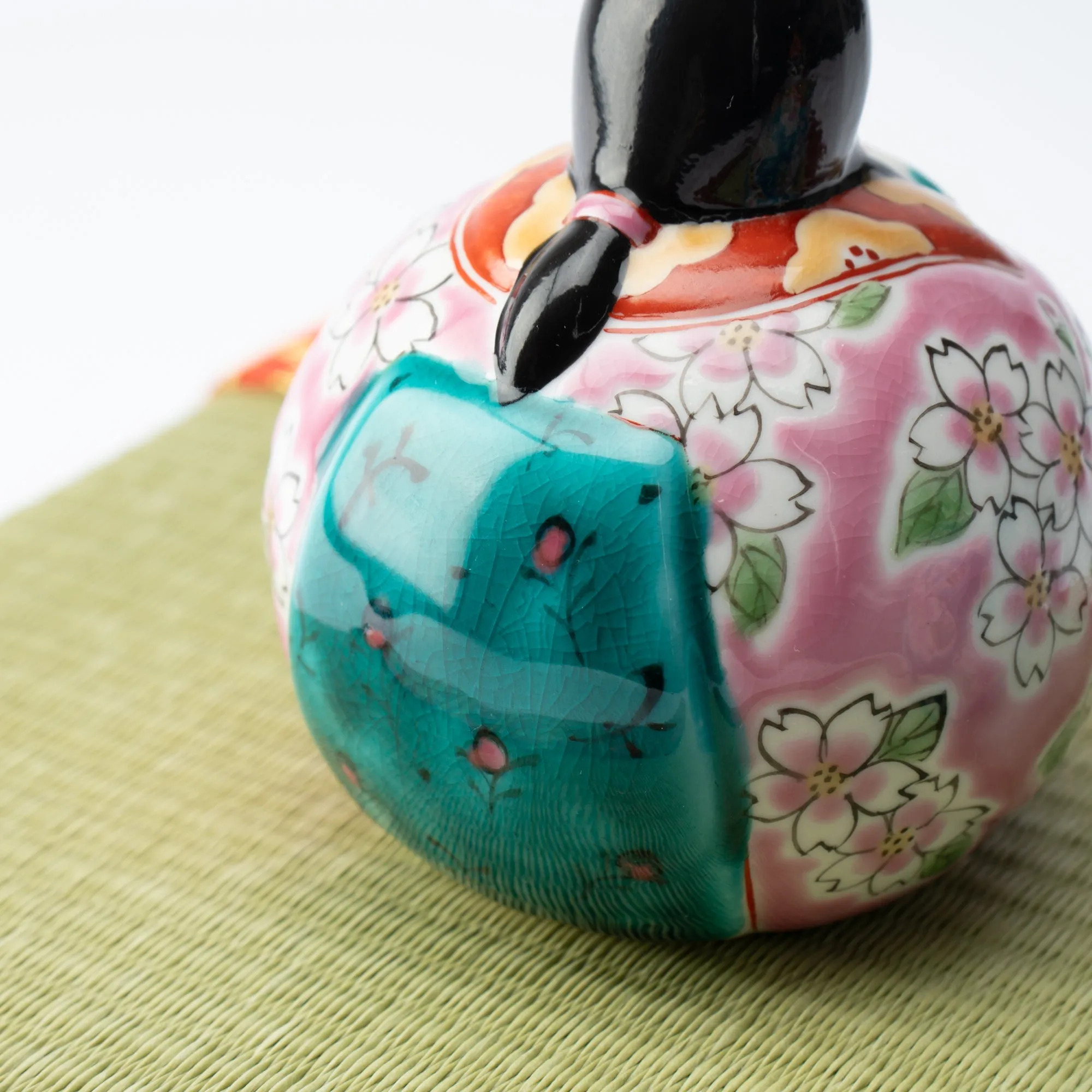 Toukou Kiln Sakura Kutani Hina Dolls with Mini Tatami Mat