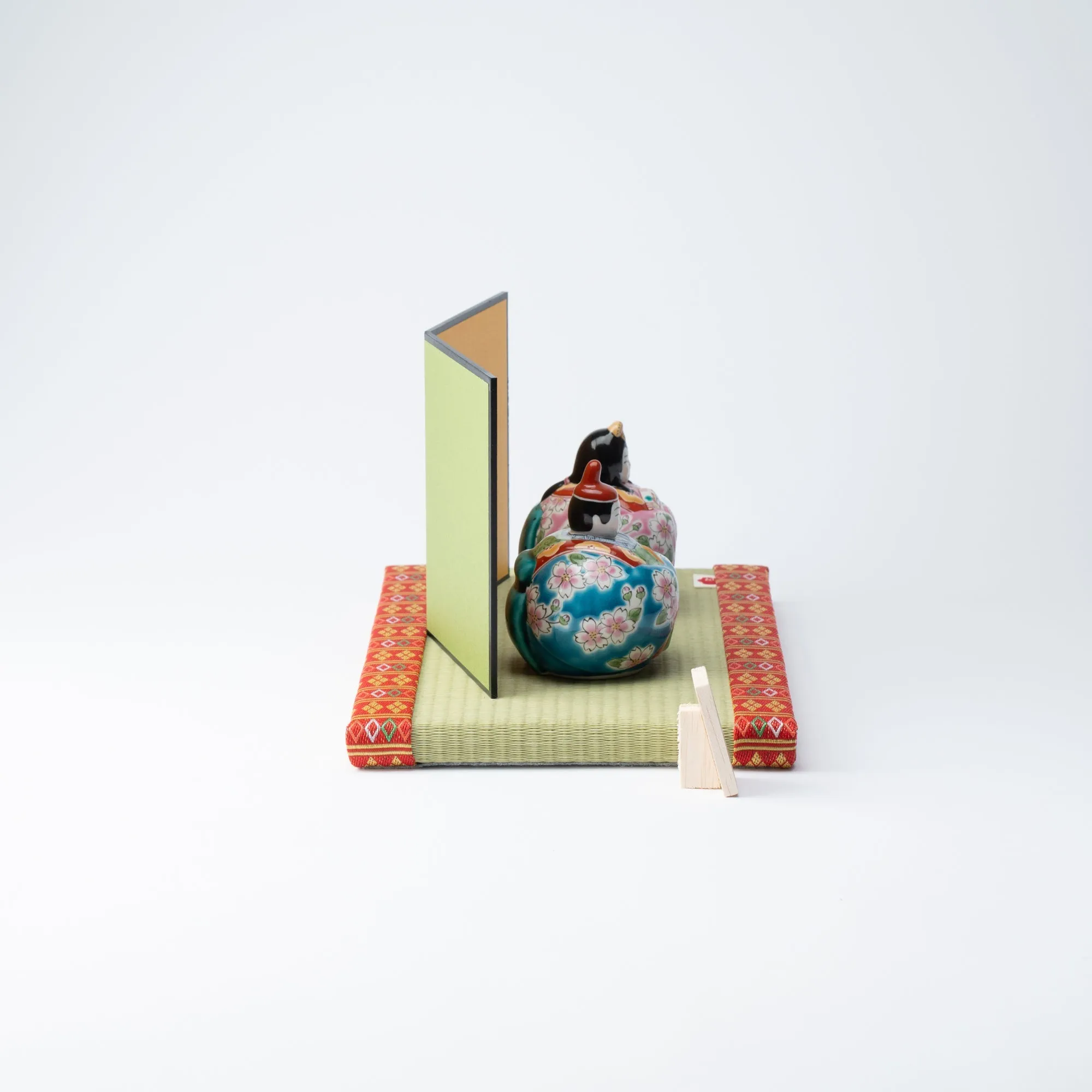 Toukou Kiln Sakura Kutani Hina Dolls with Mini Tatami Mat