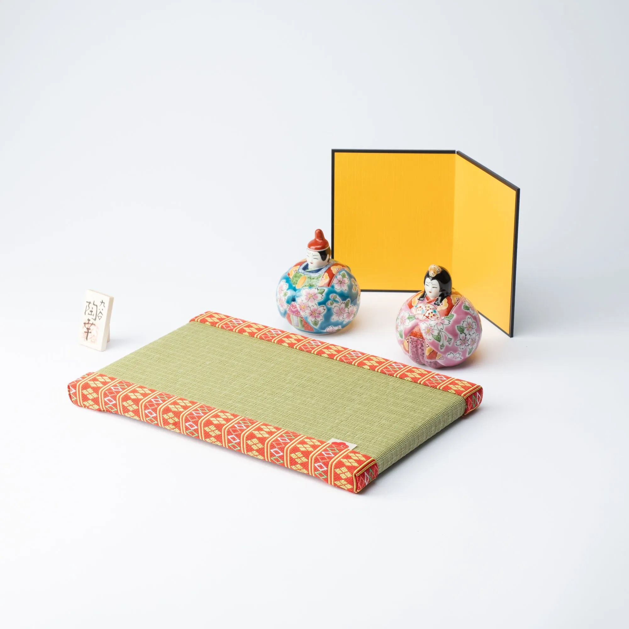 Toukou Kiln Sakura Kutani Hina Dolls with Mini Tatami Mat