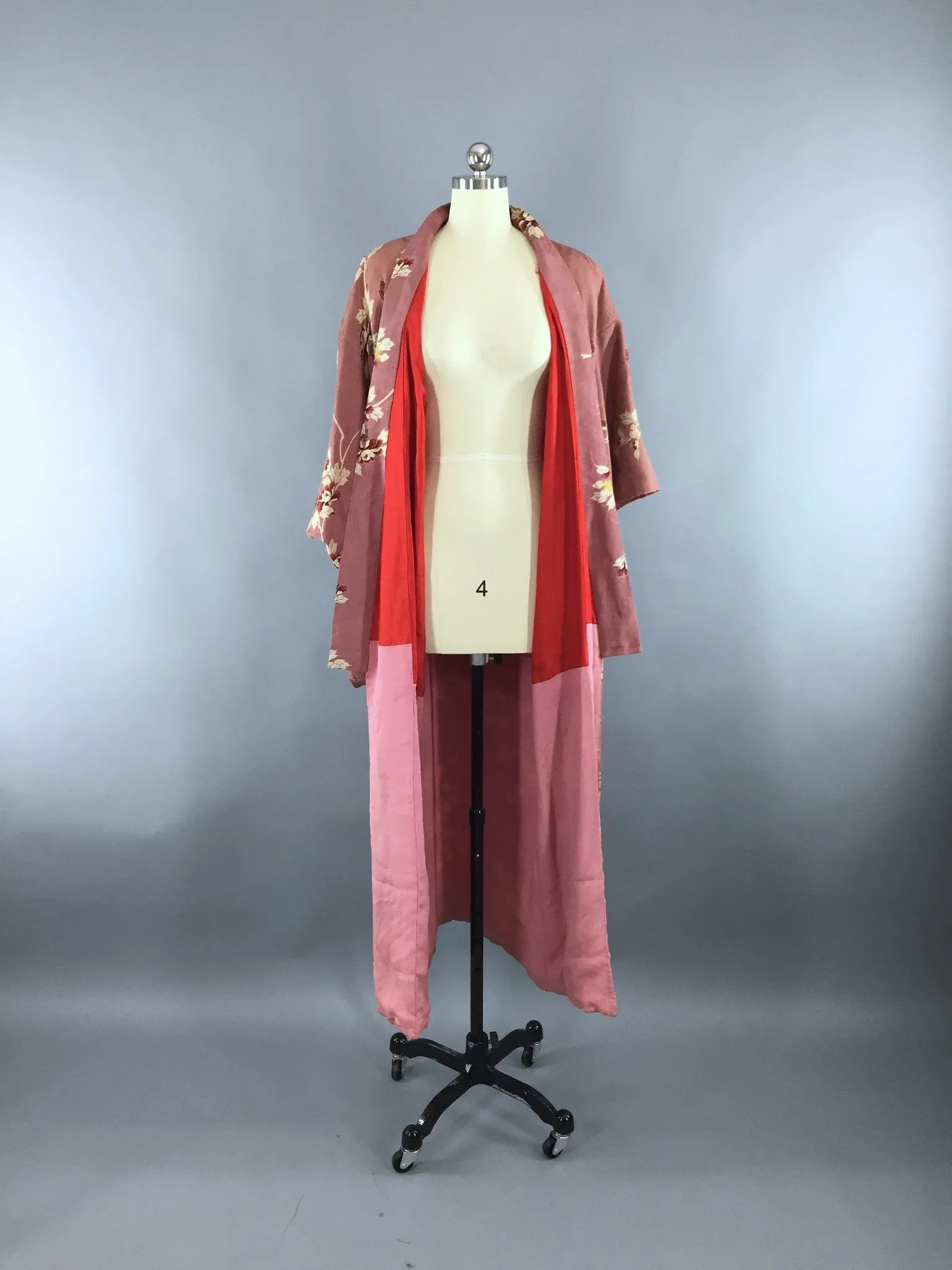 Vintage 1920s Vintage Silk Kimono Robe / Mauve Pink Floral Print