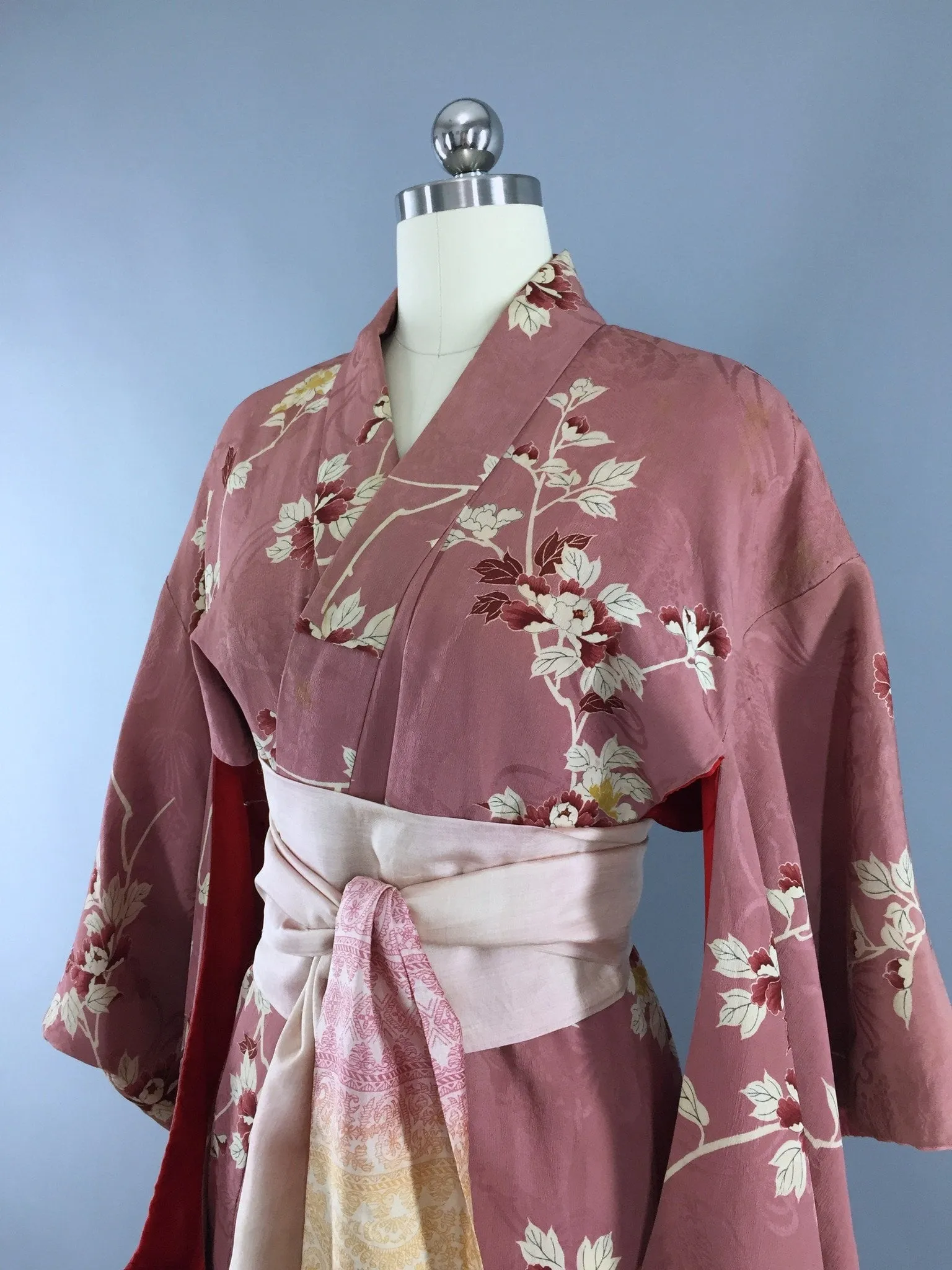 Vintage 1920s Vintage Silk Kimono Robe / Mauve Pink Floral Print