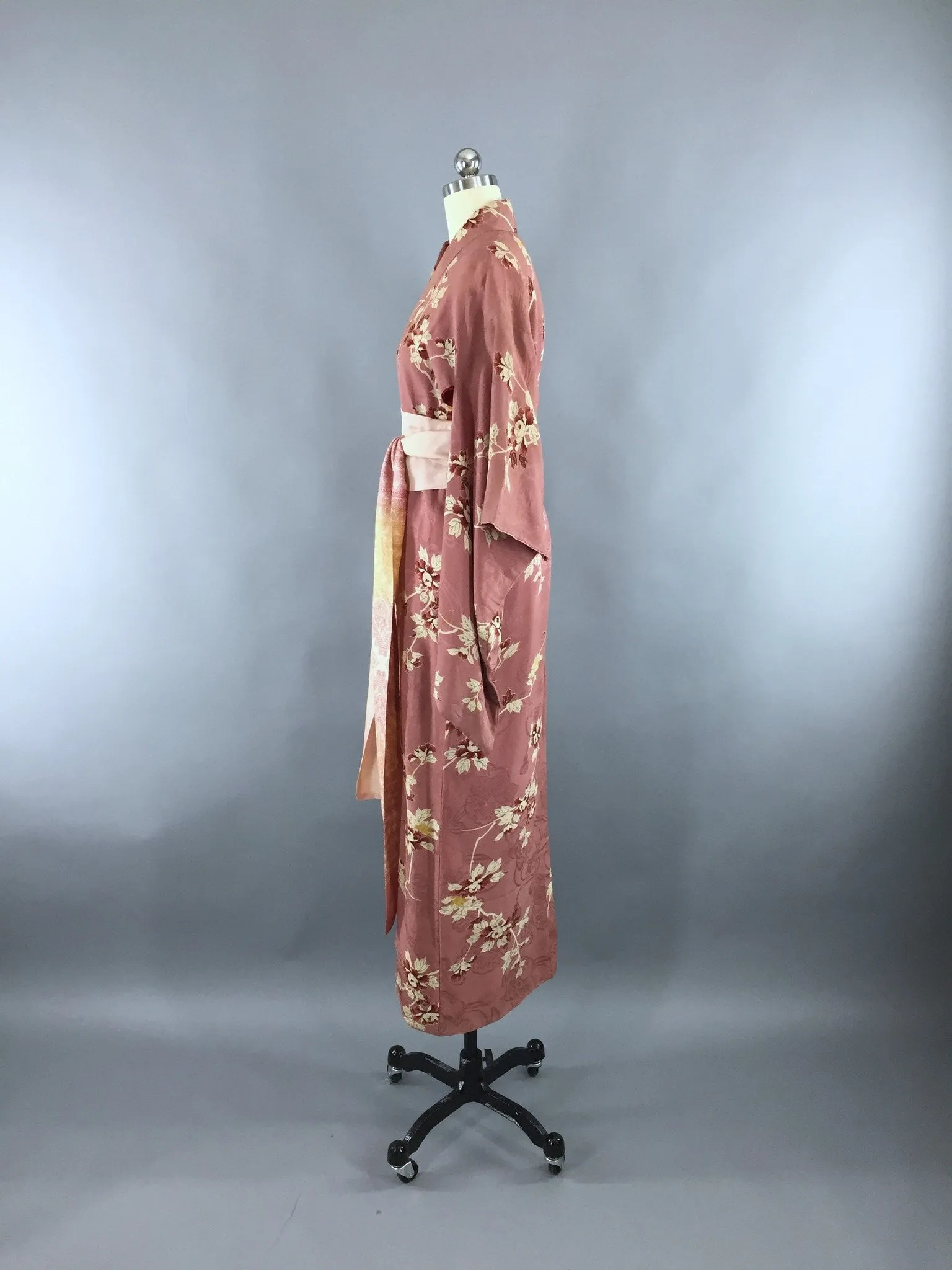 Vintage 1920s Vintage Silk Kimono Robe / Mauve Pink Floral Print
