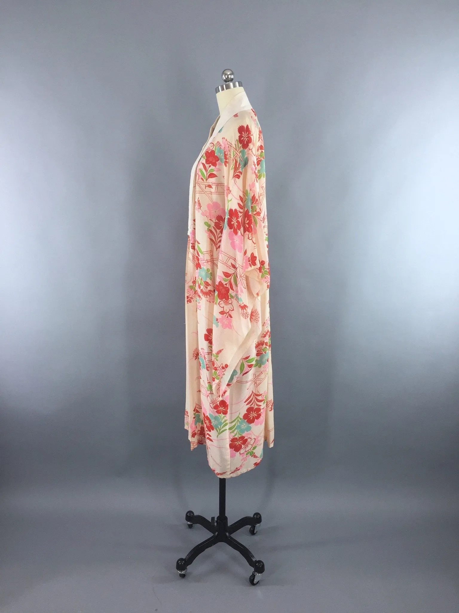 Vintage 1930s Silk Kimono Robe / Ivory Pink Aqua Floral Print