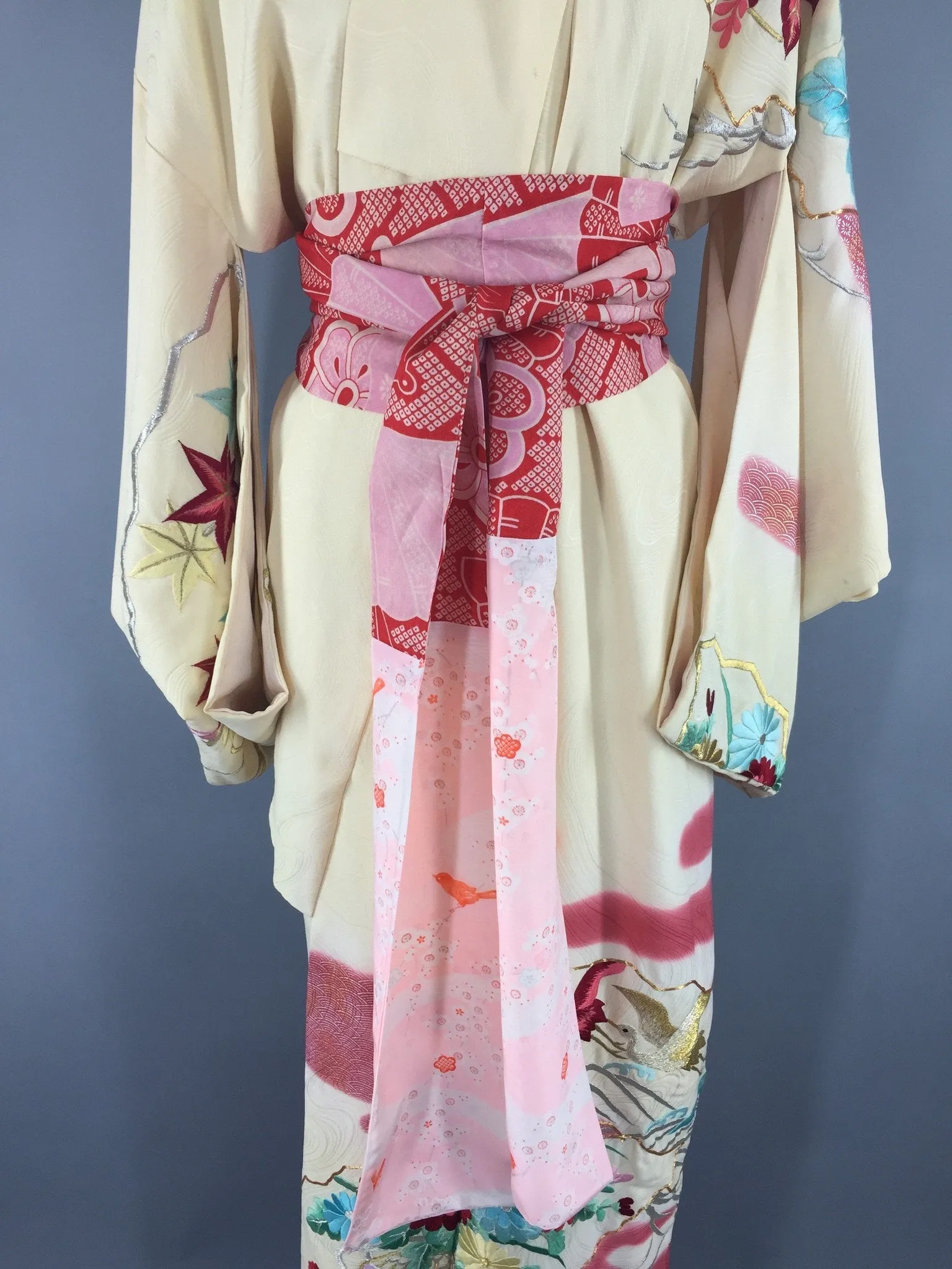 Vintage 1940s Silk Kimono Robe / Pale Yellow Embroidered Birds Floral